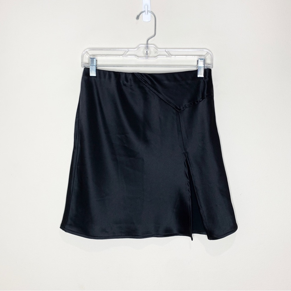 NONchalant Label Karmen Satin Slit Mini Skirt (Sz M) Black - Picture 3 of 13